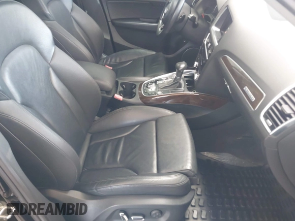 2014 Audi Q5 Premium Plus z VIN WA1LFAFP9EA085812, wystawiony jako IAAI lot #42275423 z przebiegiem 149 694 mil mil oraz . Historia ofert i sprzedaży dostępna na DreamBid. Obrazek 5.
