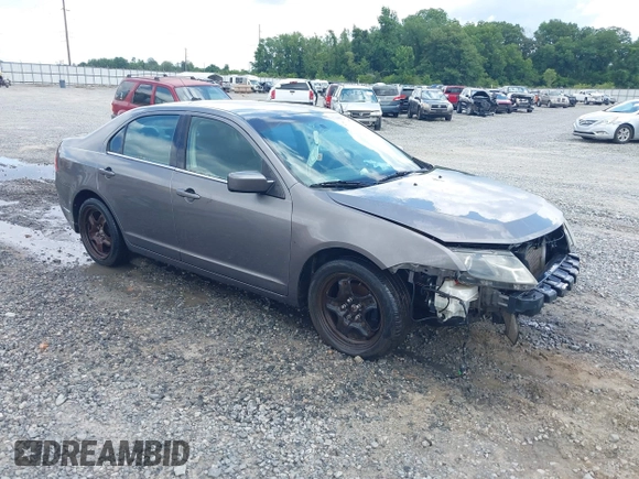 2010 Ford Fusion SE z VIN 3FAHP0HA0AR390424, wystawiony jako IAAI lot #42412805 z przebiegiem 276 002 mil mil oraz . Historia ofert i sprzedaży dostępna na DreamBid. Obrazek 1.