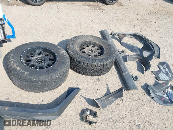 2020 Jeep Wrangler Unlimited Sahara with VIN 1C4HJXEG6LW211932, listed as a IAAI auction lot 42040546 with 74,732 mi miles and . Bid and sale history available at DreamBid. Image 12.