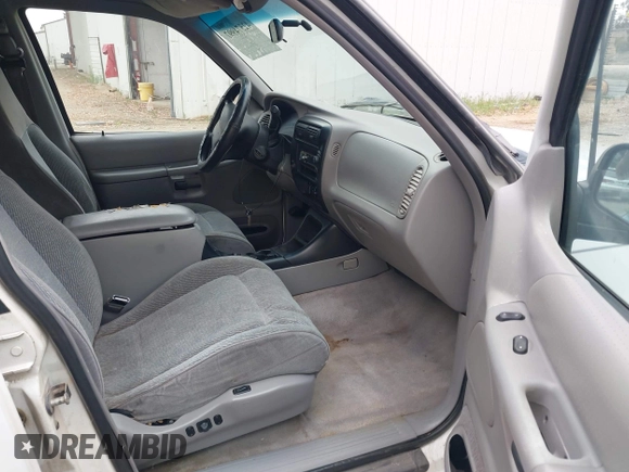 1997 Ford Explorer XL with VIN 1FMDU32E0VZB94348, listed as a IAAI auction lot 42574997 with 189,627 mi miles and . Bid and sale history available at DreamBid. Image 5.