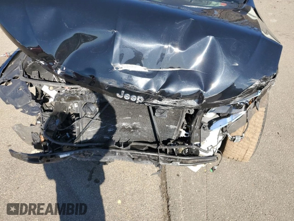 2020 Jeep Grand Cherokee Laredo E with VIN 1C4RJFAG6LC206719, listed as a Copart auction lot 50471805 with 40,526 mi miles and Salvage title. Bid and sale history available at DreamBid. Image 12.