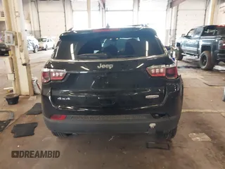 2024 Jeep Compass Latitude с VIN 3C4NJDBN3RT175331, выставлен на аукционе IAAI как лот 41933091 с пробегом 10 997 миль миль и . История ставок и продаж доступна на DreamBid. Изображение 17.