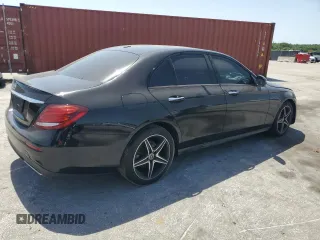 2019 Mercedes-Benz E 300 z VIN WDDZF4JB0KA562691, wystawiony jako Copart lot #56961235 z przebiegiem 84 666 mil mil oraz Nie do naprawy • Non repairable. Historia ofert i sprzedaży dostępna na DreamBid. Obrazek 3.
