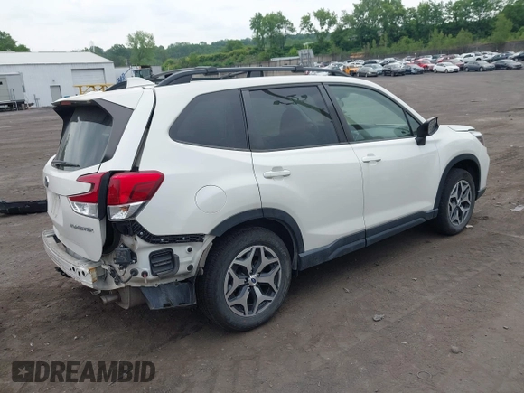 2020 Subaru Forester Premium with VIN JF2SKAJC2LH607154, listed as a IAAI auction lot 42451416 with 27,999 mi miles and . Bid and sale history available at DreamBid. Image 4.