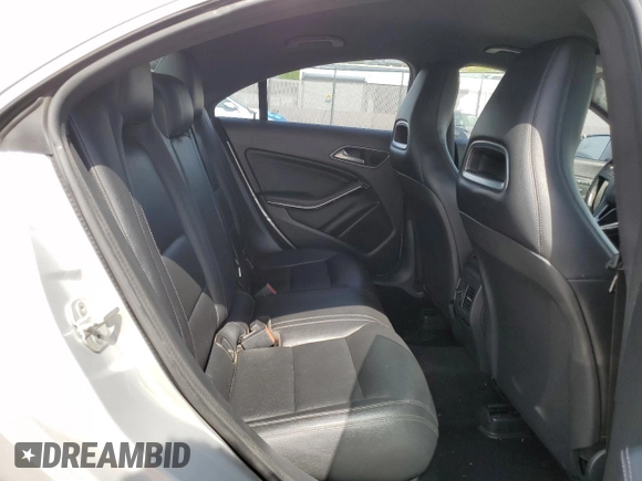 2014 Mercedes-Benz CLA 250 z VIN WDDSJ4EB6EN050814, wystawiony jako Copart lot #54709615 z przebiegiem 85 314 mil mil oraz Szkoda całkowita • Salvage title. Historia ofert i sprzedaży dostępna na DreamBid. Obrazek 10.