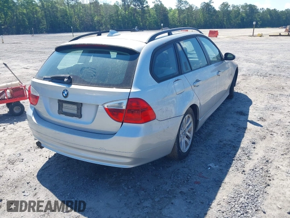 2007 BMW 3 Series 328xi z VIN WBAVT73597FZ35292, wystawiony jako IAAI lot #42263171 z przebiegiem 234 716 mil mil oraz . Historia ofert i sprzedaży dostępna na DreamBid. Obrazek 4.