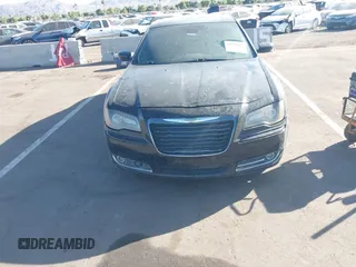 2012 Chrysler 300 S z VIN 2C3CCABG7CH143908, wystawiony jako IAAI lot #40631885 z przebiegiem 166 233 mil mil oraz . Historia ofert i sprzedaży dostępna na DreamBid. Obrazek 6.