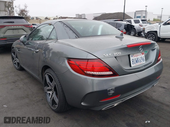 2020 Mercedes-Benz SLC 300 с VIN W1KPK3JA2LF172930, выставлен на аукционе IAAI как лот 42141258 с пробегом 13 081 миль миль и . История ставок и продаж доступна на DreamBid. Изображение 6.