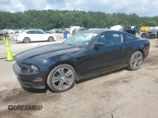 2014 Ford Mustang V6 with VIN 1ZVBP8AM4E5203128, listed as a Copart auction lot 62269305 with 91,749 mi miles and Clean title. Bid and sale history available at DreamBid. Image 1.