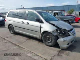 2005 Honda Odyssey LX with VIN 5FNRL38245B024753, listed as a IAAI auction lot 41839673 with 292,563 mi miles. Bid and sale history available at carsss.com. Image 1.
