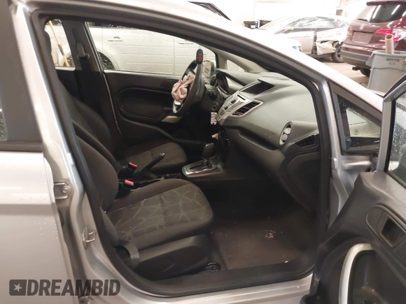 2011 Ford Fiesta SE with VIN 3FADP4BJ0BM226393, listed as a IAAI auction lot 41594149 with 88,145 mi miles. Bid and sale history available at carsss.com. Image 5.