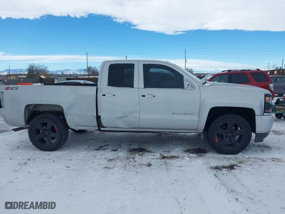2018 Chevrolet Silverado 1500 LT with VIN 1GCVKREH1JZ117912, listed as a IAAI auction lot 41345368 with 90,602 mi miles. Bid and sale history available at carsss.com. Image 14.