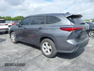 2023 Toyota Highlander L z VIN 5TDKDRAH7PS509046, wystawiony jako IAAI lot #41572986 z przebiegiem 50 039 mil mil oraz . Historia ofert i sprzedaży dostępna na DreamBid. Obrazek 3.