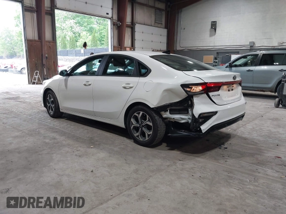 2020 Kia Forte LXS z VIN 3KPF24AD0LE255174, wystawiony jako IAAI lot #42273738 z przebiegiem 72 237 mil mil oraz . Historia ofert i sprzedaży dostępna na DreamBid. Obrazek 3.