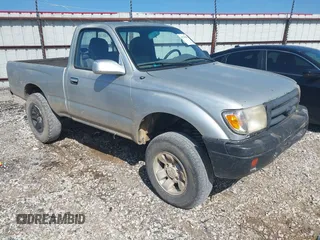 2000 Toyota Tacoma PreRunner with VIN 4TANM92N8YZ675606, listed as a IAAI auction lot 42725844 with 289,207 mi miles and . Bid and sale history available at DreamBid. Image 1.