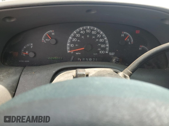 2003 Ford F-150 XL with VIN 2FTPX18L13CA34024, listed as a Copart auction lot 62133645 with 224,922 mi miles and Salvage title. Bid and sale history available at DreamBid. Image 9.