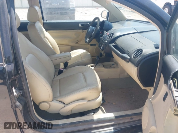 2007 Volkswagen Beetle with VIN 3VWRW31C27M506191, listed as a IAAI auction lot 42522294 with 154,172 mi miles and . Bid and sale history available at DreamBid. Image 5.