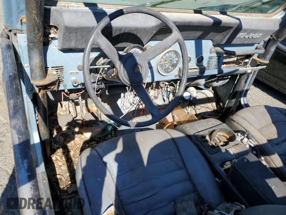1985 Jeep CJ z VIN 1JCCF87E7FT035118, wystawiony jako Copart lot #70082064 z przebiegiem Nie podano mil oraz Tytuł czysty. Historia ofert i sprzedaży dostępna na DreamBid. Obrazek 8.