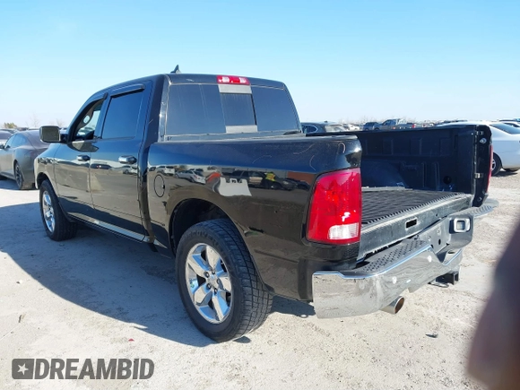 2015 Ram 1500 Outdoorsman z VIN 1C6RR6LT7FS592085, wystawiony jako IAAI lot #41384731 z przebiegiem 134 384 mil mil oraz . Historia ofert i sprzedaży dostępna na DreamBid. Obrazek 3.