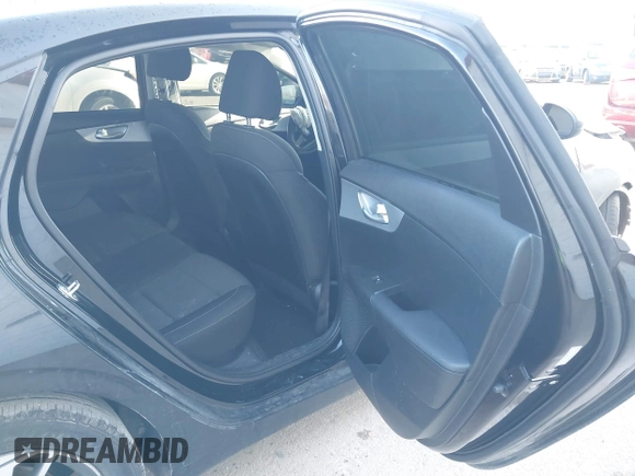 2024 Kia Forte LXS z VIN 3KPF24AD6RE836641, wystawiony jako IAAI lot #41793732 z przebiegiem 16 855 mil mil oraz . Historia ofert i sprzedaży dostępna na DreamBid. Obrazek 8.