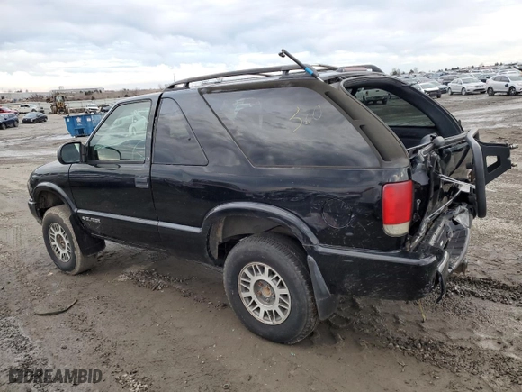 2000 Chevrolet Blazer LS with VIN 1GNCT18W1YK151830, listed as a Copart auction lot 88799235 with 190,019 mi miles and Non Repairable. Bid and sale history available at carsss.com. Image 2.