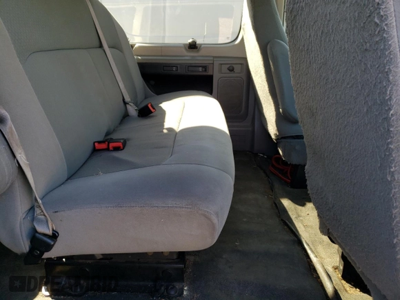 2008 Ford Econoline Passenger XL with VIN 1FBNE31L08DA43554, listed as a Copart auction lot 73714354 with 205,979 mi miles and Salvage Title. Bid and sale history available at DreamBid. Image 11.