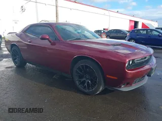 2019 Dodge Challenger SXT z VIN 2C3CDZAG9KH668822, wystawiony jako IAAI lot #40932784 z przebiegiem 114 706 mil mil oraz . Historia ofert i sprzedaży dostępna na DreamBid. Obrazek 1.
