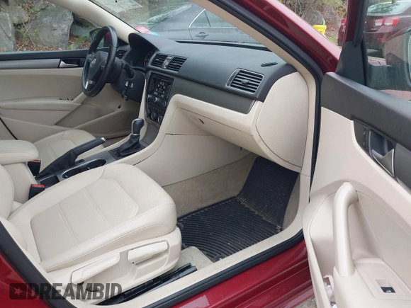 2015 Volkswagen Passat SE с VIN 1VWBV7A3XFC084781, выставлен на аукционе IAAI как лот 42166966 с пробегом 85 109 миль миль и . История ставок и продаж доступна на DreamBid. Изображение 5.