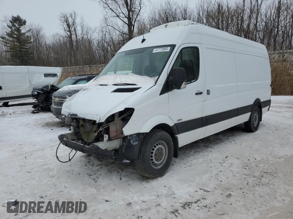 2013 Freightliner Sprinter with VIN WDYPE8CC2D5732647, listed as a Copart auction lot 41772065 with 182,720 mi miles and Clean Title. Bid and sale history available at DreamBid. Image 1.