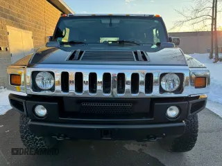 2005 Hummer H2 SUV z VIN 5GRGN23U05H120706, wystawiony jako Copart lot #48441015 z przebiegiem 64 435 mil mil oraz Czysty tytuł • Clean title. Historia ofert i sprzedaży dostępna na DreamBid. Obrazek 9.