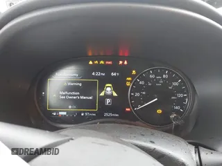 2024 Nissan Kicks SR z VIN 3N1CP5DV8RL532353, wystawiony jako IAAI lot #42076078 z przebiegiem 2 525 mil mil oraz . Historia ofert i sprzedaży dostępna na DreamBid. Obrazek 7.