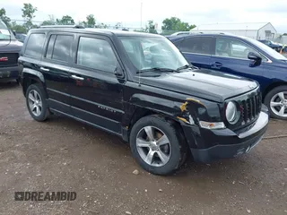 2016 Jeep Patriot Latitude with VIN 1C4NJPFA3GD683598, listed as a IAAI auction lot 42525699 with 70,110 mi miles and . Bid and sale history available at DreamBid. Image 1.