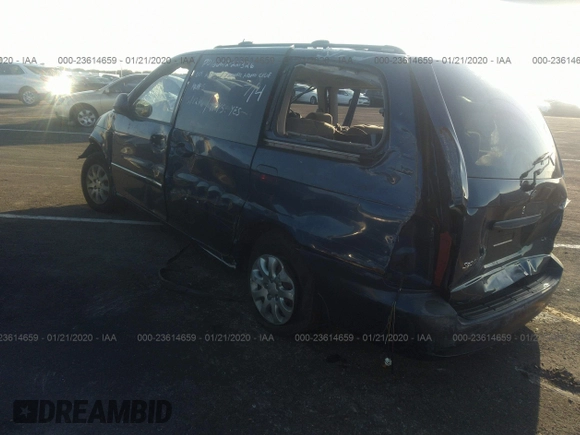 2005 Kia Sedona LX with VIN KNDUP132856700529, listed as a IAAI auction lot 41211965 with 83,460 mi miles. Bid and sale history available at carsss.com. Image 3.