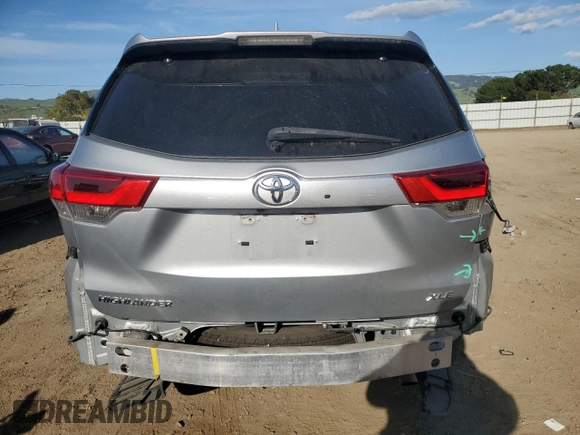 2018 Toyota Highlander SE z VIN 5TDKZRFH5JS534366, wystawiony jako Copart lot #52105255 z przebiegiem 53 972 mil mil oraz Szkoda całkowita • Salvage title. Historia ofert i sprzedaży dostępna na DreamBid. Obrazek 6.