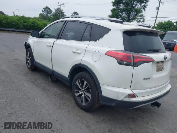 2018 Toyota RAV4 XLE z VIN JTMWFREV2JJ739366, wystawiony jako IAAI lot #42270427 z przebiegiem 112 558 mil mil oraz . Historia ofert i sprzedaży dostępna na DreamBid. Obrazek 3.