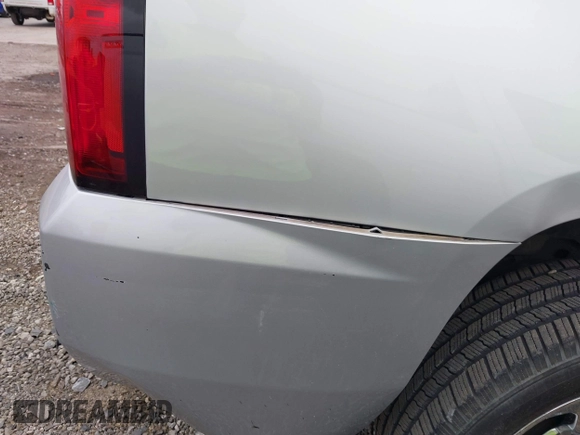2019 Chevrolet Tahoe LT z VIN 1GNSCBKC1KR191789, wystawiony jako IAAI lot #42144961 z przebiegiem 94 178 mil mil oraz . Historia ofert i sprzedaży dostępna na DreamBid. Obrazek 6.