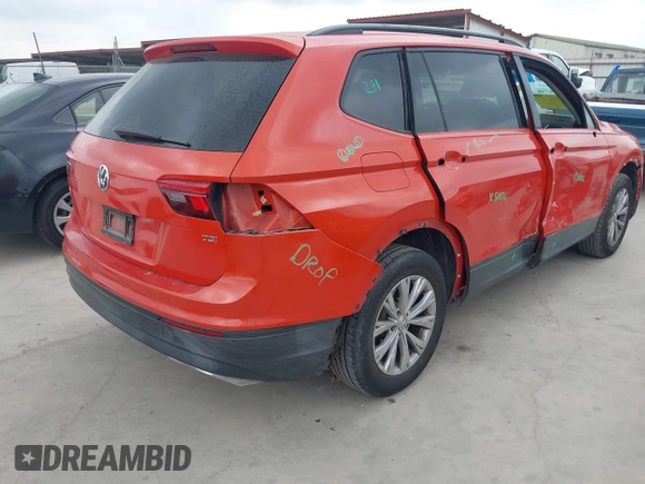 2018 Volkswagen Tiguan S с VIN 3VV1B7AX8JM090047, выставлен на аукционе IAAI как лот 42184116 с пробегом 121 085 миль миль и . История ставок и продаж доступна на DreamBid. Изображение 4.