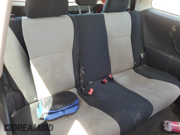 2012 Toyota Yaris L z VIN JTDJTUD36CD518179, wystawiony jako Copart lot #54722225 z przebiegiem 80 122 mil mil oraz Szkoda całkowita • Salvage title. Historia ofert i sprzedaży dostępna na DreamBid. Obrazek 10.