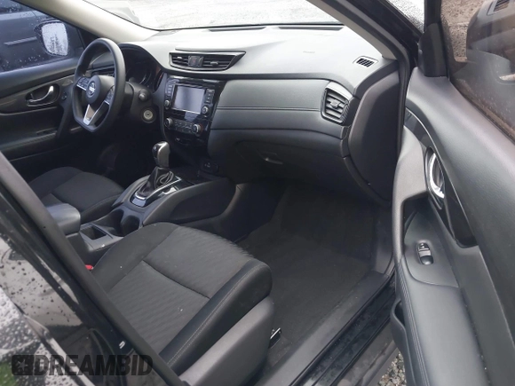 2018 Nissan Rogue SV with VIN KNMAT2MV9JP511230, listed as a IAAI auction lot 41879260 with 137,991 mi miles. Bid and sale history available at carsss.com. Image 5.