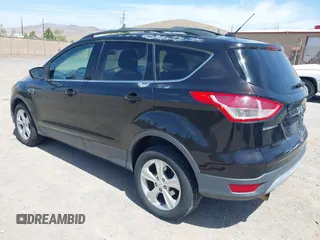 2013 Ford Escape SE z VIN 1FMCU9GX4DUC94117, wystawiony jako IAAI lot #42394333 z przebiegiem 261 392 mil mil oraz . Historia ofert i sprzedaży dostępna na DreamBid. Obrazek 3.