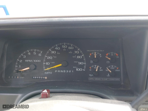 1998 GMC Suburban with VIN 1GKGK26J4WJ734958, listed as a IAAI auction lot 41878070 with 131,528 mi miles. Bid and sale history available at carsss.com. Image 7.
