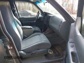 1997 Ford Explorer XL z VIN 1FMDU34E9VZB67632, wystawiony jako IAAI lot #41942102 z przebiegiem 295 240 mil mil oraz . Historia ofert i sprzedaży dostępna na DreamBid. Obrazek 5.