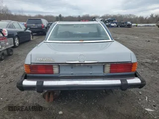 1981 Mercedes-Benz 380 SL z VIN WDBBA45AXBB006683, wystawiony jako Copart lot #50946465 z przebiegiem 109 694 mil mil oraz Nie do naprawy • Non repairable. Historia ofert i sprzedaży dostępna na DreamBid. Obrazek 6.