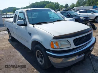 1998 Ford F-150 z VIN 1FTZX17W5WKB66482, wystawiony jako IAAI lot #42457871 z przebiegiem 109 874 mil mil oraz . Historia ofert i sprzedaży dostępna na DreamBid. Obrazek 1.