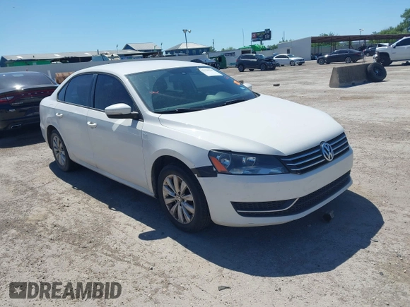 2015 Volkswagen Passat Limited Edition Edition z VIN 1VWAT7A32FC056264, wystawiony jako IAAI lot #42320310 z przebiegiem 155 212 mil mil oraz . Historia ofert i sprzedaży dostępna na DreamBid. Obrazek 1.