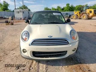 2011 MINI Hardtop z VIN WMWSU3C52BT094094, wystawiony jako Copart lot #55634655 z przebiegiem 104 123 mil mil oraz Szkody całkowita. Historia ofert i sprzedaży dostępna na DreamBid. Obrazek 13.
