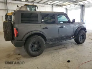 2022 Ford Bronco z VIN 1FMEE5DPXNLB55992, wystawiony jako Copart lot #62194195 z przebiegiem 70 264 mil mil oraz Szkoda całkowita • Salvage title. Historia ofert i sprzedaży dostępna na DreamBid. Obrazek 3.