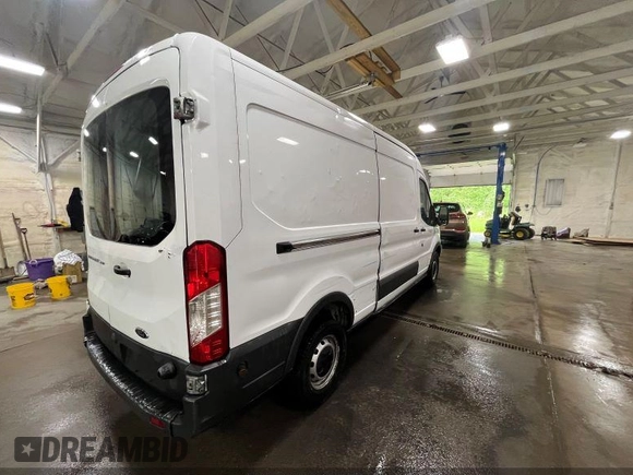2017 Ford Transit с VIN 1FTYR2CM5HKA21834, выставлен на аукционе IAAI как лот 42588642 с пробегом 149 183 миль миль и . История ставок и продаж доступна на DreamBid. Изображение 4.