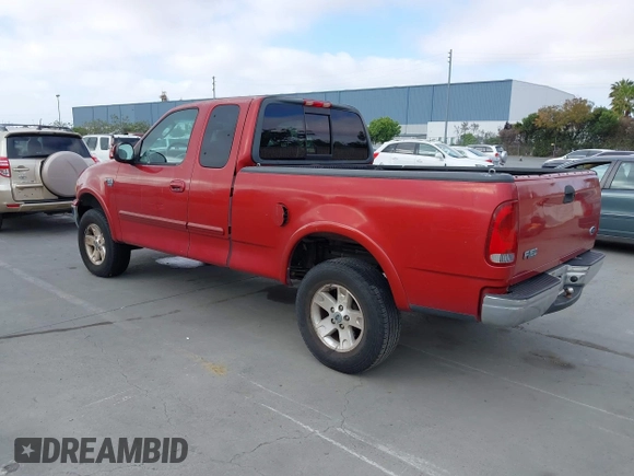 2002 Ford F-150 XL z VIN 1FTRX18W92KE21921, wystawiony jako IAAI lot #42488433 z przebiegiem 151 746 mil mil oraz . Historia ofert i sprzedaży dostępna na DreamBid. Obrazek 3.