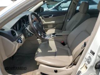 2012 Mercedes-Benz C 300 Sport z VIN WDDGF8BBXCA669679, wystawiony jako Copart lot #60493685 z przebiegiem 143 795 mil mil oraz Czysty tytuł • Clean title. Historia ofert i sprzedaży dostępna na DreamBid. Obrazek 7.